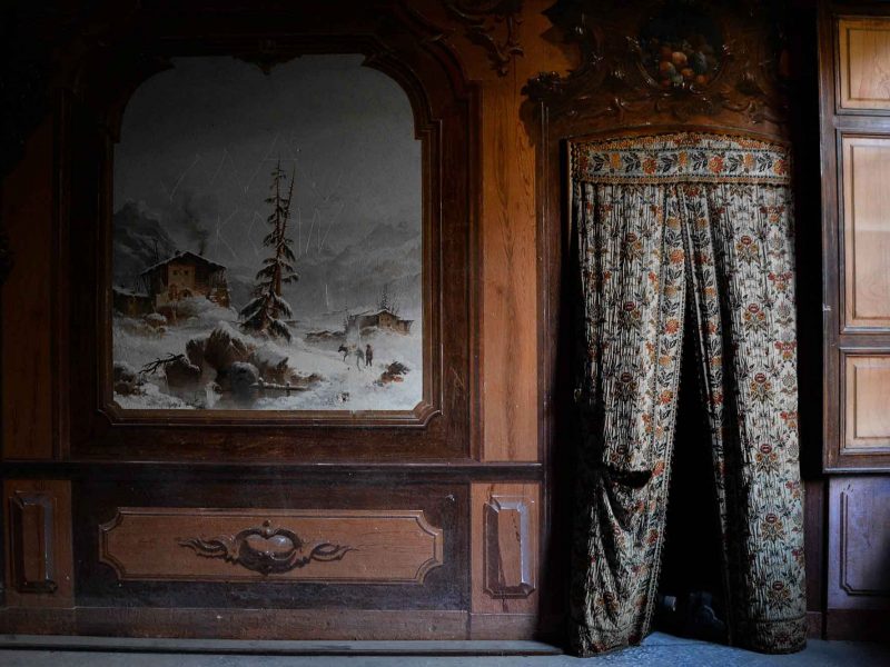 Strappi del passato, Art of Decay di Andrea Meloni. Urbex, villa abbandonata in Piemonte, Italia