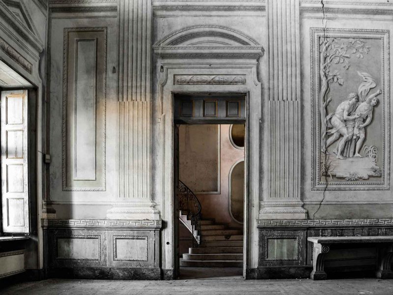 Scorci di luce, Art of Decay di Andrea Meloni. Urbex, villa abbandonata in Piemonte, Italia