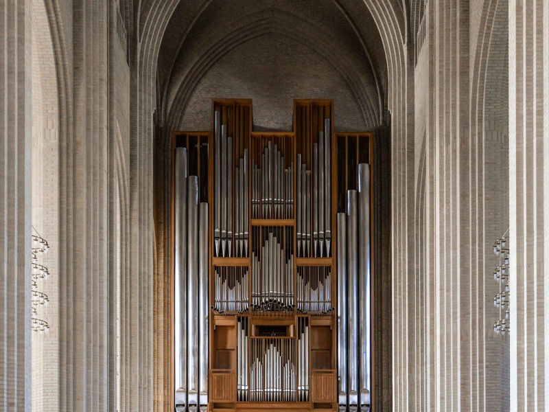 L'interno della Grundtvig's Church a Copenaghen